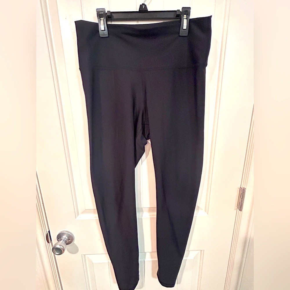 Old Navy Black High-Waist Power Soft Leggings